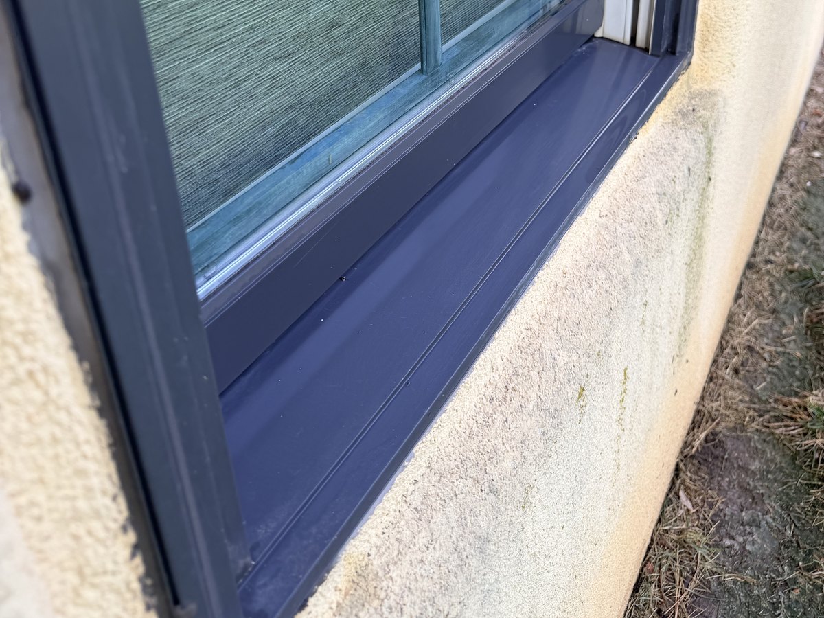 Window sill after cleaning